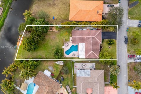 Villa ou maison à Coral Springs, Floride 4 chambres, 195.28 m2 № 2028259