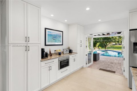 Villa ou maison à vendre à Coral Springs, Floride: 4 chambres, 195.28 m2 № 2028259 - photo 18