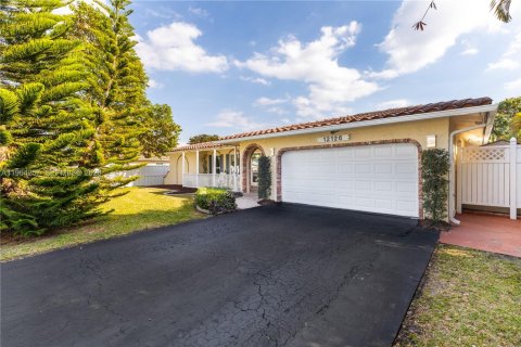 Villa ou maison à vendre à Coral Springs, Floride: 4 chambres, 195.28 m2 № 2028259 - photo 8