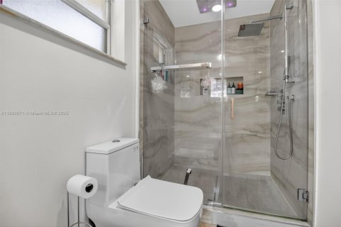 Casa en venta en Palmetto Bay, Florida, 5 dormitorios, 304.91 m2 № 1952267 - foto 24