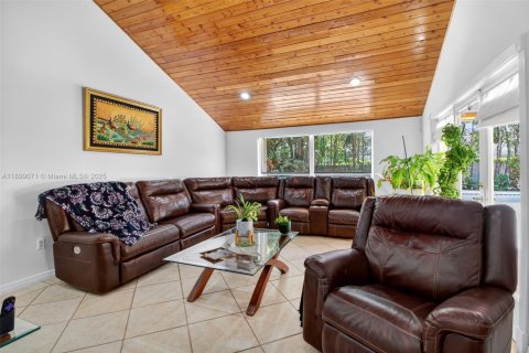 Casa en venta en Palmetto Bay, Florida, 5 dormitorios, 304.91 m2 № 1952267 - foto 15