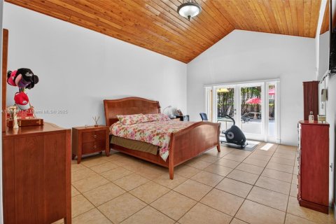 Casa en venta en Palmetto Bay, Florida, 5 dormitorios, 304.91 m2 № 1952267 - foto 20