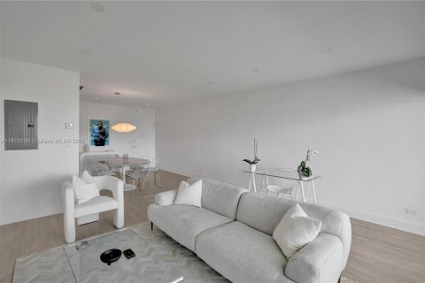 Copropriété à louer à Miami Beach, Floride: 1 chambre, 79.99 m2 № 1968007 - photo 7