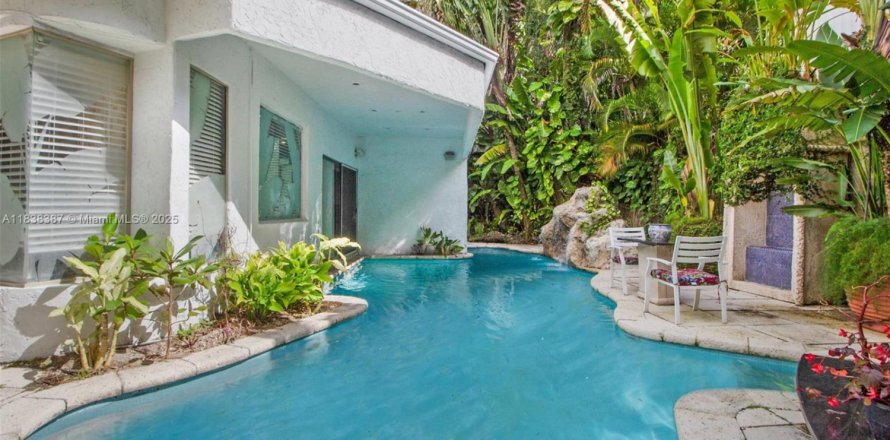 Casa en Miami, Florida 3 dormitorios, 188.31 m2 № 1830753
