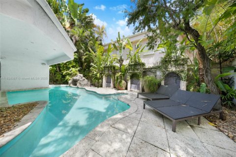 Casa en venta en Miami, Florida, 3 dormitorios, 188.31 m2 № 1830753 - foto 21