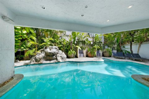 Casa en venta en Miami, Florida, 3 dormitorios, 188.31 m2 № 1830753 - foto 23