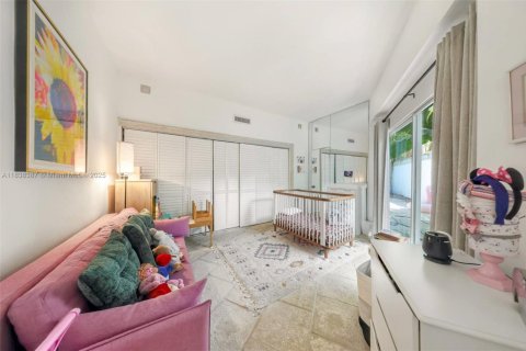 Casa en venta en Miami, Florida, 3 dormitorios, 188.31 m2 № 1830753 - foto 16