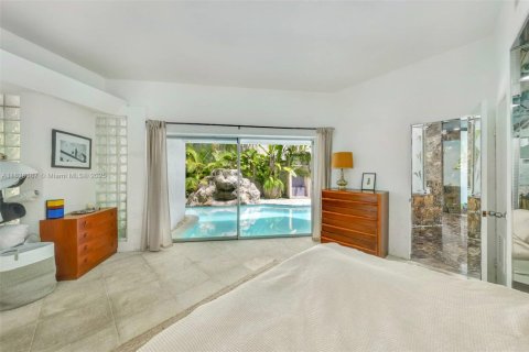 Casa en venta en Miami, Florida, 3 dormitorios, 188.31 m2 № 1830753 - foto 14