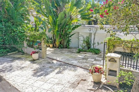 Casa en venta en Miami, Florida, 3 dormitorios, 188.31 m2 № 1830753 - foto 3