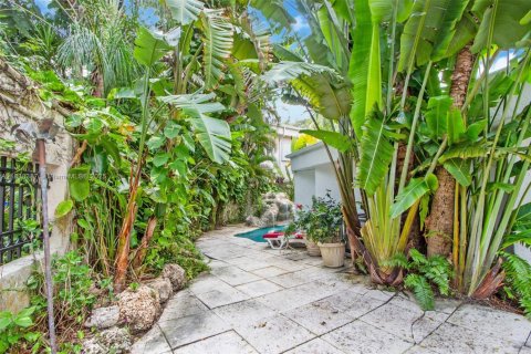 Casa en venta en Miami, Florida, 3 dormitorios, 188.31 m2 № 1830753 - foto 25