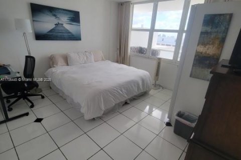 Condo in Miami Beach, Florida, 2 bedrooms  № 1960808 - photo 27