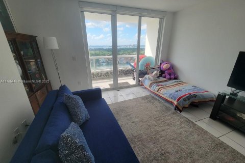 Condo in Miami Beach, Florida, 2 bedrooms  № 1960808 - photo 10