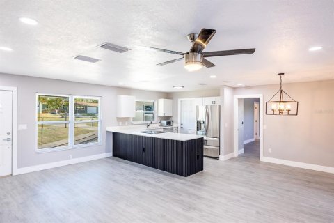 Casa en venta en Deltona, Florida, 3 dormitorios, 121.79 m2 № 1809951 - foto 5