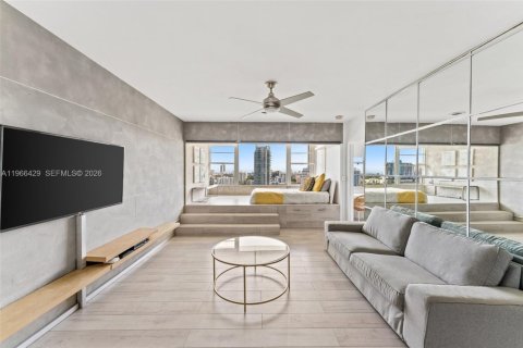 Condo in Miami Beach, Florida № 2029635 - photo 2