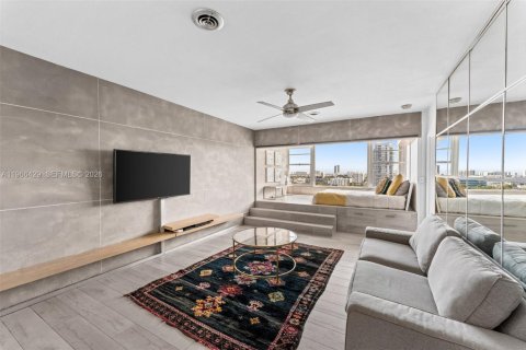 Condo in Miami Beach, Florida № 2029635 - photo 8