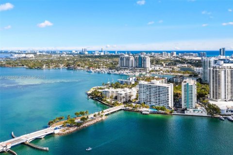 Condo in Miami Beach, Florida № 2029635 - photo 23