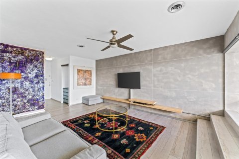 Condo in Miami Beach, Florida № 2029635 - photo 10