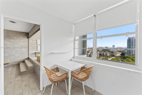 Condo in Miami Beach, Florida № 2029635 - photo 17