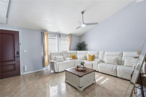 Villa ou maison à vendre à Tampa, Floride: 3 chambres, 107.3 m2 № 2399318 - photo 7