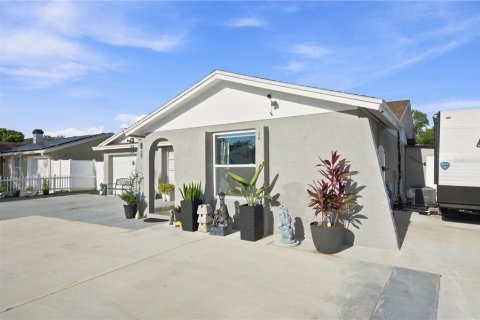 Villa ou maison à vendre à Tampa, Floride: 3 chambres, 107.3 m2 № 2399318 - photo 23