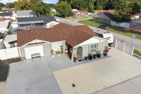 Villa ou maison à vendre à Tampa, Floride: 3 chambres, 107.3 m2 № 2399318 - photo 3