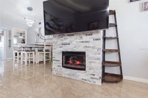 Villa ou maison à vendre à Tampa, Floride: 3 chambres, 107.3 m2 № 2399318 - photo 6