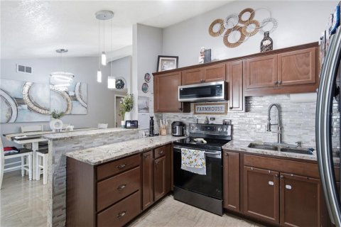 Villa ou maison à vendre à Tampa, Floride: 3 chambres, 107.3 m2 № 2399318 - photo 8