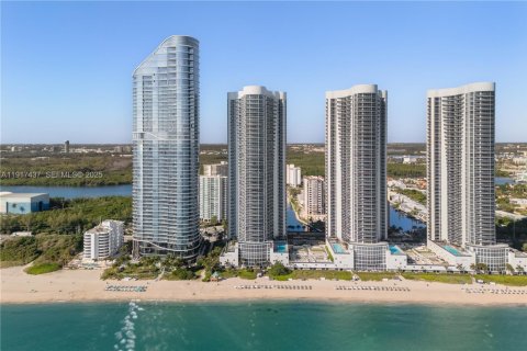 Copropriété à vendre à Sunny Isles Beach, Floride: 3 chambres, 193.61 m2 № 1977118 - photo 26