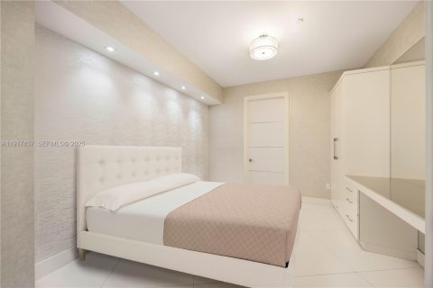 Copropriété à vendre à Sunny Isles Beach, Floride: 3 chambres, 193.61 m2 № 1977118 - photo 15