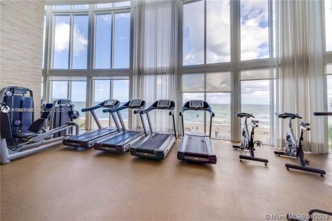 Copropriété à vendre à Sunny Isles Beach, Floride: 3 chambres, 193.61 m2 № 1977118 - photo 25