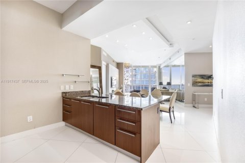 Copropriété à vendre à Sunny Isles Beach, Floride: 3 chambres, 193.61 m2 № 1977118 - photo 6