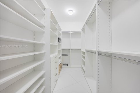 Copropriété à vendre à Sunny Isles Beach, Floride: 3 chambres, 193.61 m2 № 1977118 - photo 11