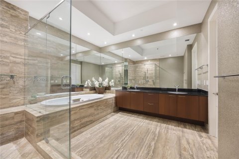 Copropriété à vendre à Sunny Isles Beach, Floride: 3 chambres, 193.61 m2 № 1977118 - photo 10