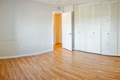 Copropriété à louer à Miami, Floride: 2 chambres, 76.74 m2 № 1988020 - photo 15