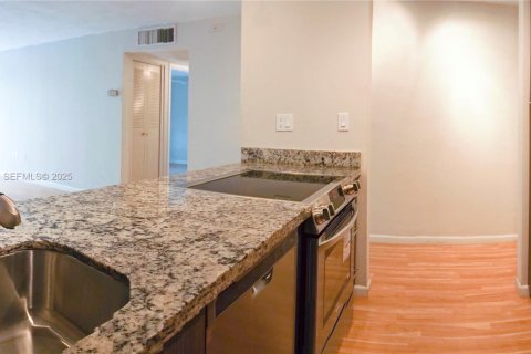 Copropriété à louer à Miami, Floride: 2 chambres, 76.74 m2 № 1988020 - photo 11