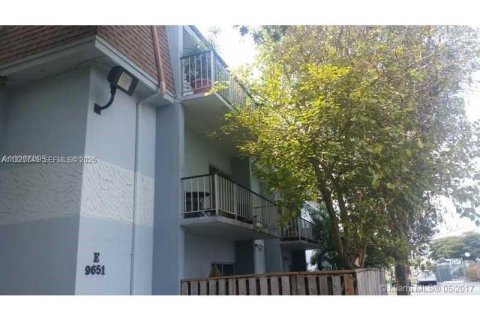 Copropriété à louer à Miami, Floride: 2 chambres, 76.74 m2 № 1988020 - photo 4