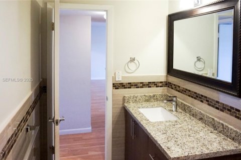 Copropriété à louer à Miami, Floride: 2 chambres, 76.74 m2 № 1988020 - photo 17