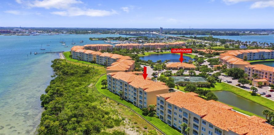 Condominio en St. Lucie, Florida, 2 dormitorios № 2261487