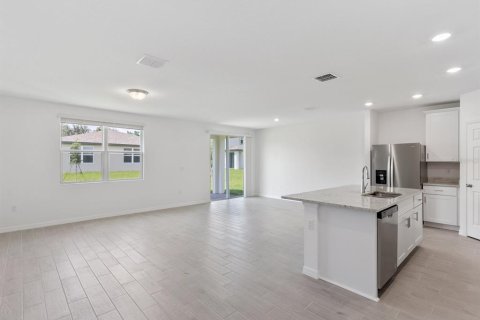 House in Parrish, Florida 4 bedrooms, 230.96 sq.m. № 2391457 - photo 2