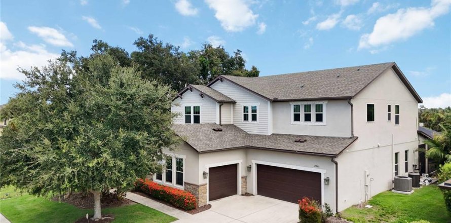Casa en Bradenton, Florida 5 dormitorios, 342.25 m2 № 1873675