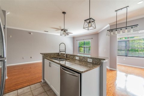Condo in Palm Harbor, Florida, 3 bedrooms № 2214739 - photo 8