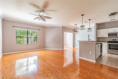 Condo in Palm Harbor, Florida, 3 bedrooms № 2214739 - photo 6
