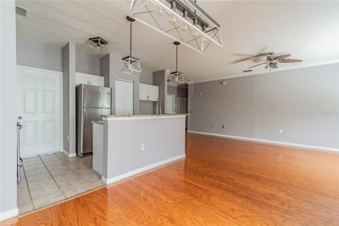 Condo in Palm Harbor, Florida, 3 bedrooms № 2214739 - photo 11
