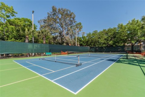Condo in Palm Harbor, Florida, 3 bedrooms № 2214739 - photo 27
