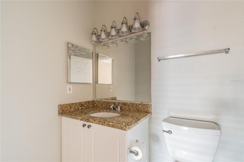 Condo in Palm Harbor, Florida, 3 bedrooms № 2214739 - photo 17