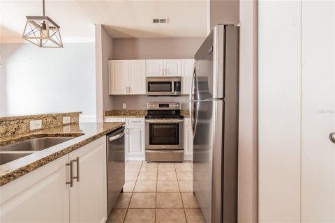 Condo in Palm Harbor, Florida, 3 bedrooms № 2214739 - photo 10