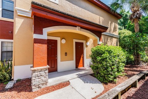 Condo in Palm Harbor, Florida, 3 bedrooms № 2214739 - photo 3