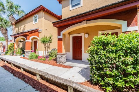 Condo in Palm Harbor, Florida, 3 bedrooms № 2214739 - photo 2