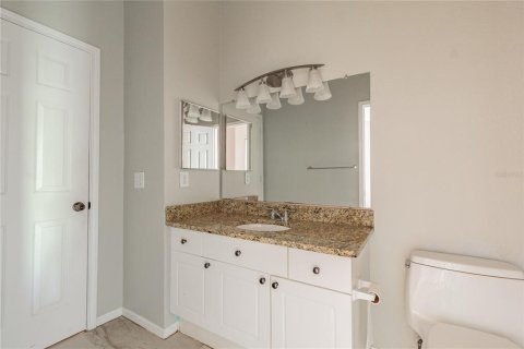 Condo in Palm Harbor, Florida, 3 bedrooms № 2214739 - photo 24