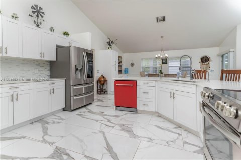 Casa en venta en Loxahatchee Groves, Florida, 4 dormitorios, 212.84 m2 № 1975354 - foto 9